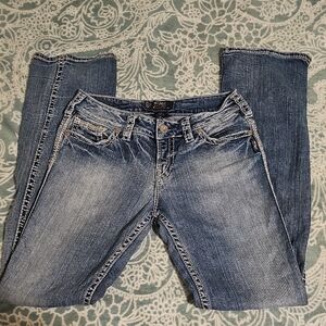 Silver Jeans Blue Skinny Denim with Timeless Style